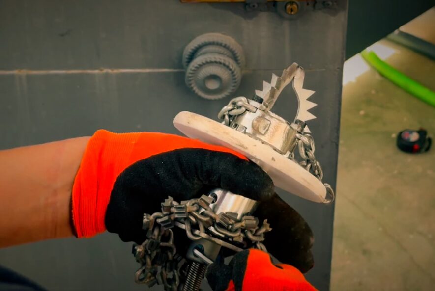 ¡Tubería rescatada!: desatasco mediante fresado y reconstrucción con manga contínua